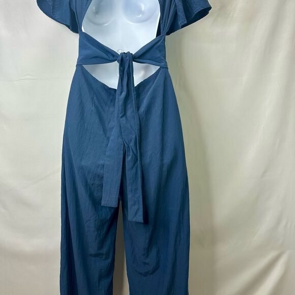 Lulu's Navy Flutter Sleeve Backless V-Neck Jumpsuit Size M - Picture 10 of 15